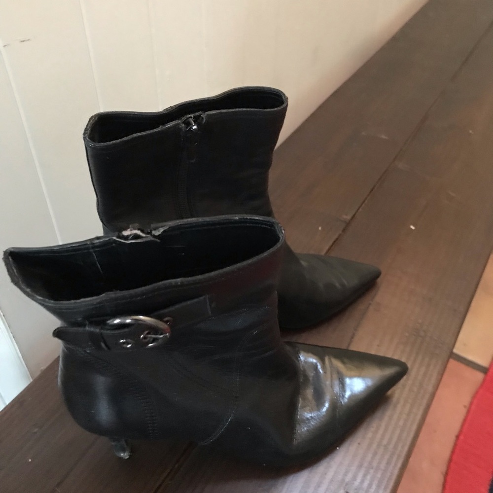 Footwear - Picture 8 of 8
